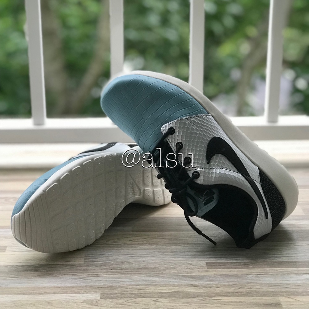 NWT NIKE Sportswear Roshe One LX WMNS - Picture 6 of 8
